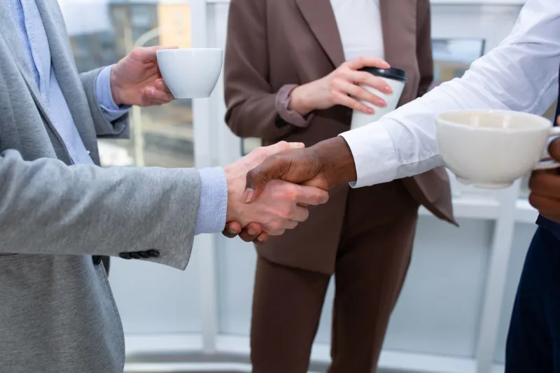 Da Troca de Contatos ao Contrato Assinado: O Sistema de Follow-Up que Todo Profissional Brasileiro Precisa Dominar